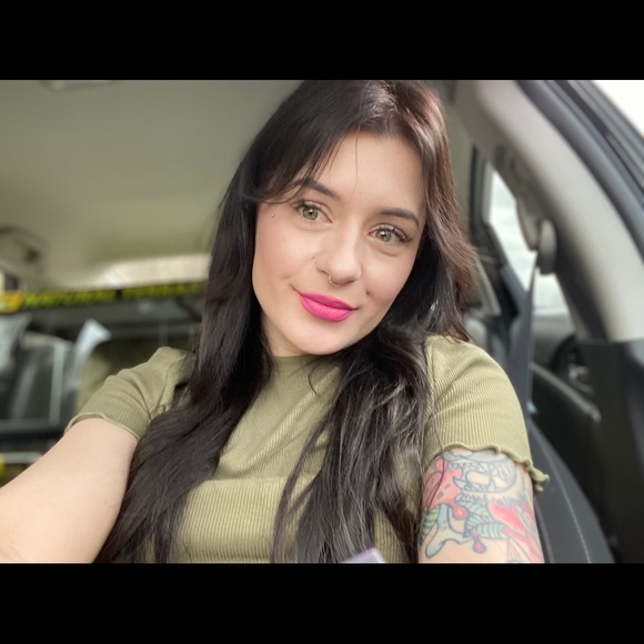 Meet your Posher, Joanna - Picture 1 of 1